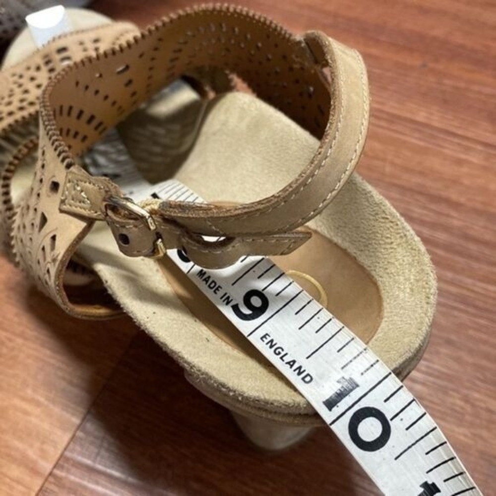 Earthies Tan Sandal Heels - Picture 7 of 8